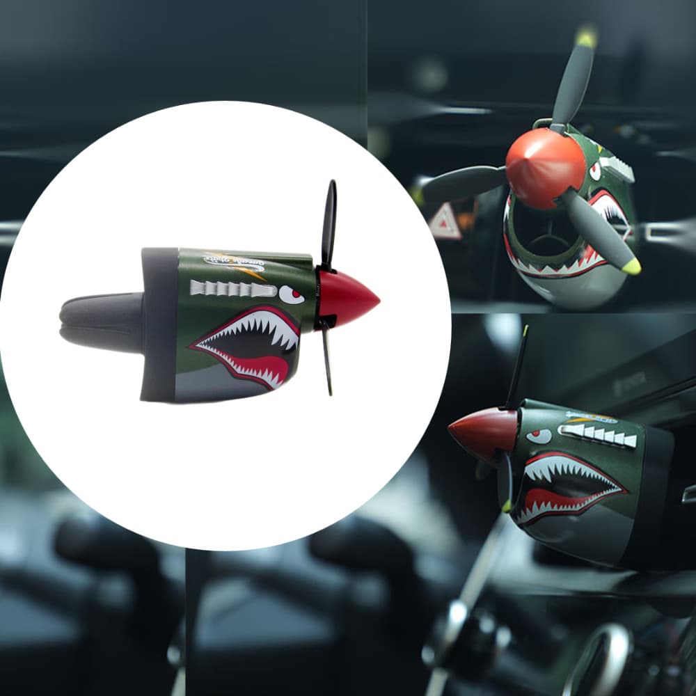 Dyfuzor zapachowy do auta – model myśliwca P-40 Warhawk z obracanym śmigłem